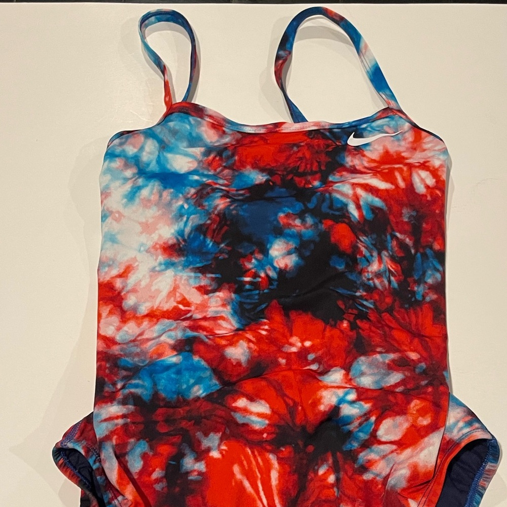NWT Women’s Nike One Piece Swimsuit, Size 14